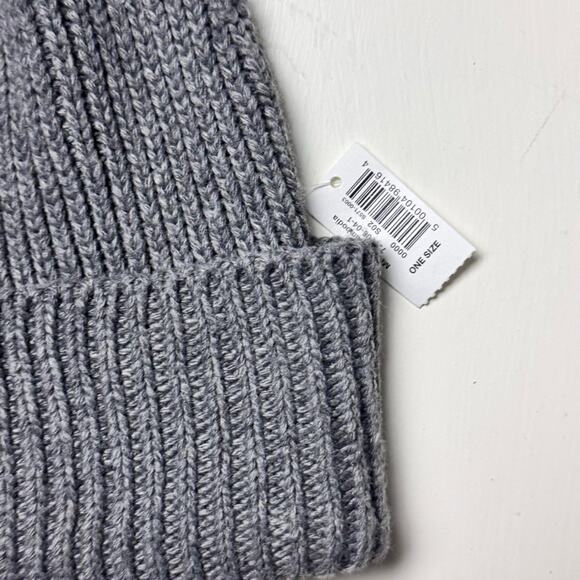 Old Navy Women’s Cold Weather Winter Gray Knit Beanie Sz OS NWT - Picture 3 of 6